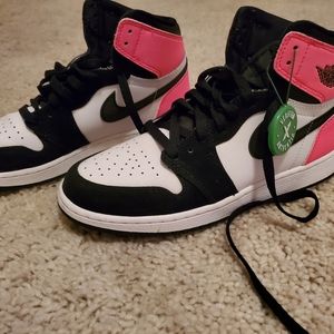Pink and black Jordans Retro 1 OG